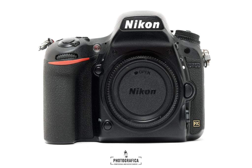 NIKON D750 (363.809 eksp.)