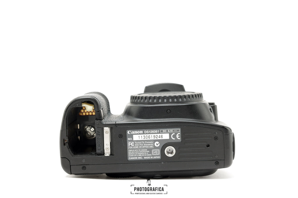 CANON EOS 20D + Canon BG-E2