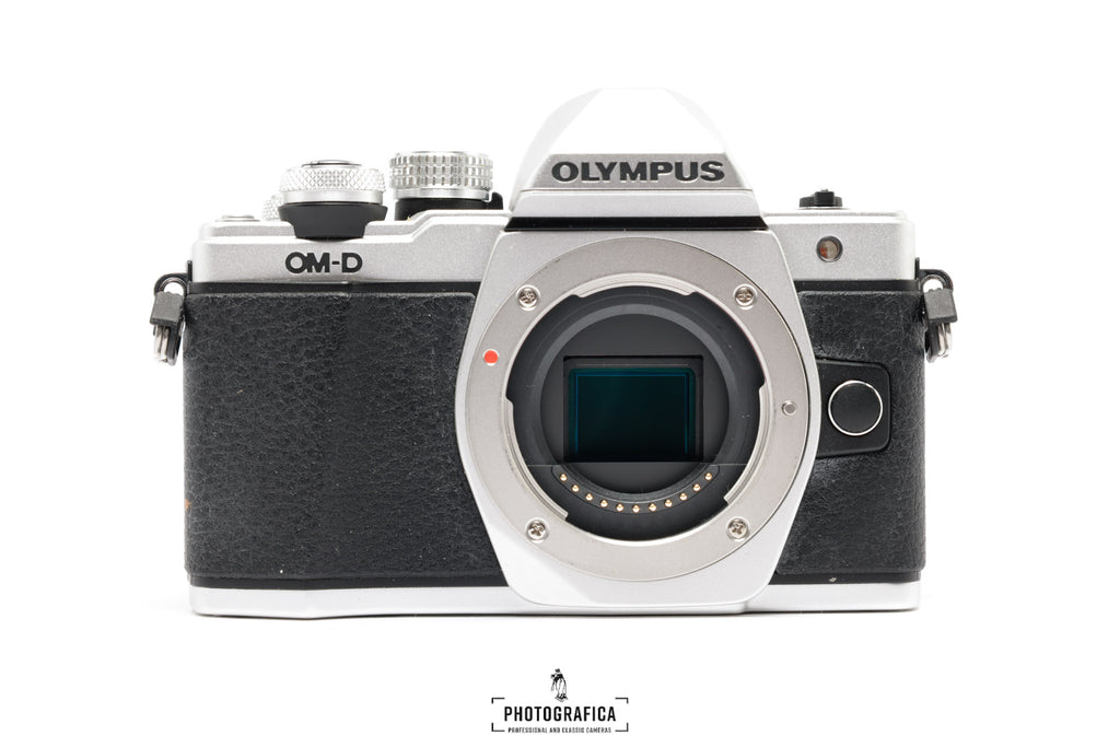 OLYMPUS OM-D E-M10 MARK II SILVER + 14-42 & 40-150