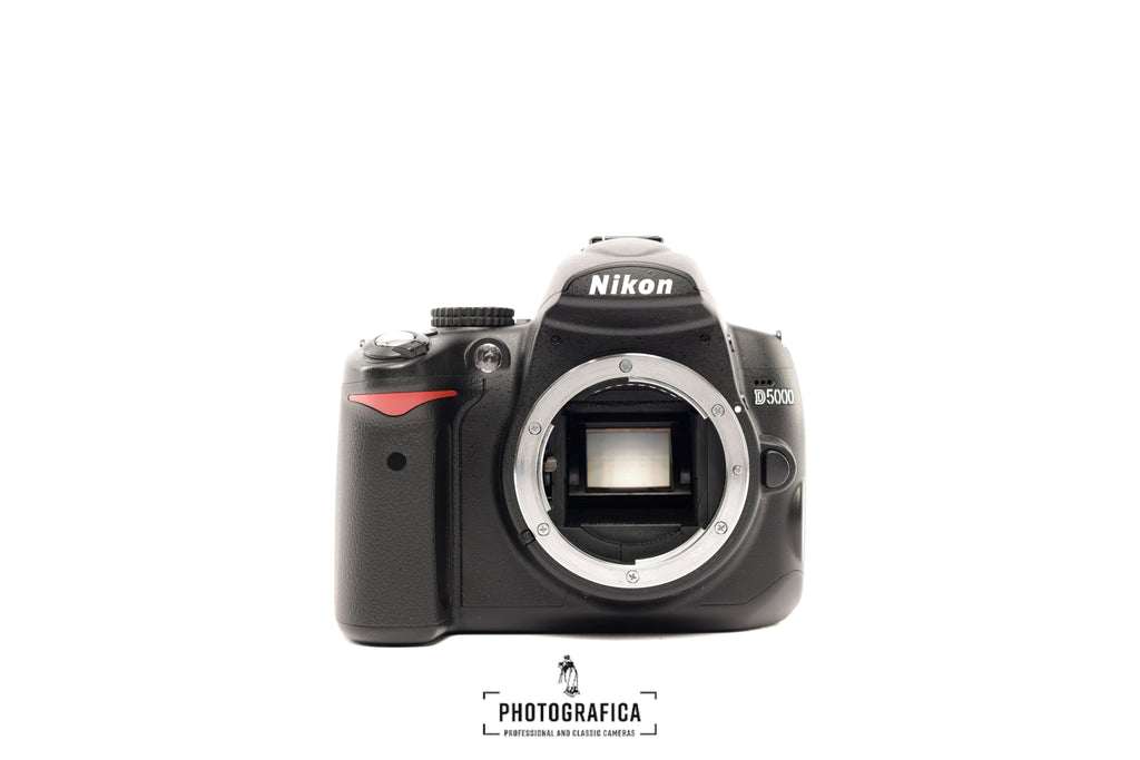 NIKON D5000