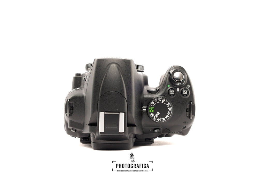 NIKON D5000