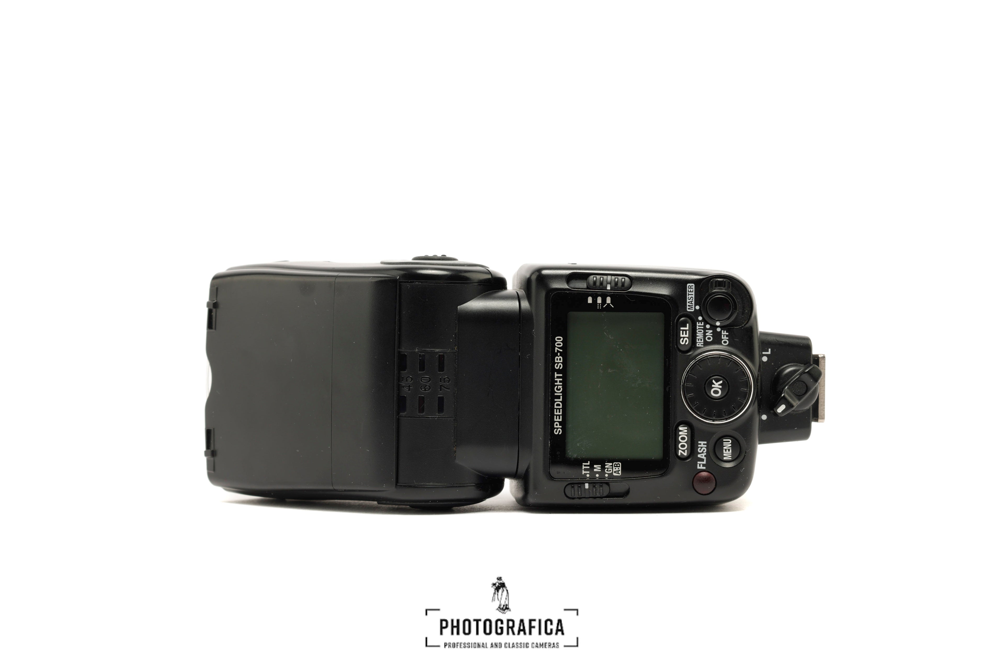 NIKON SPEEDLITE SB-700