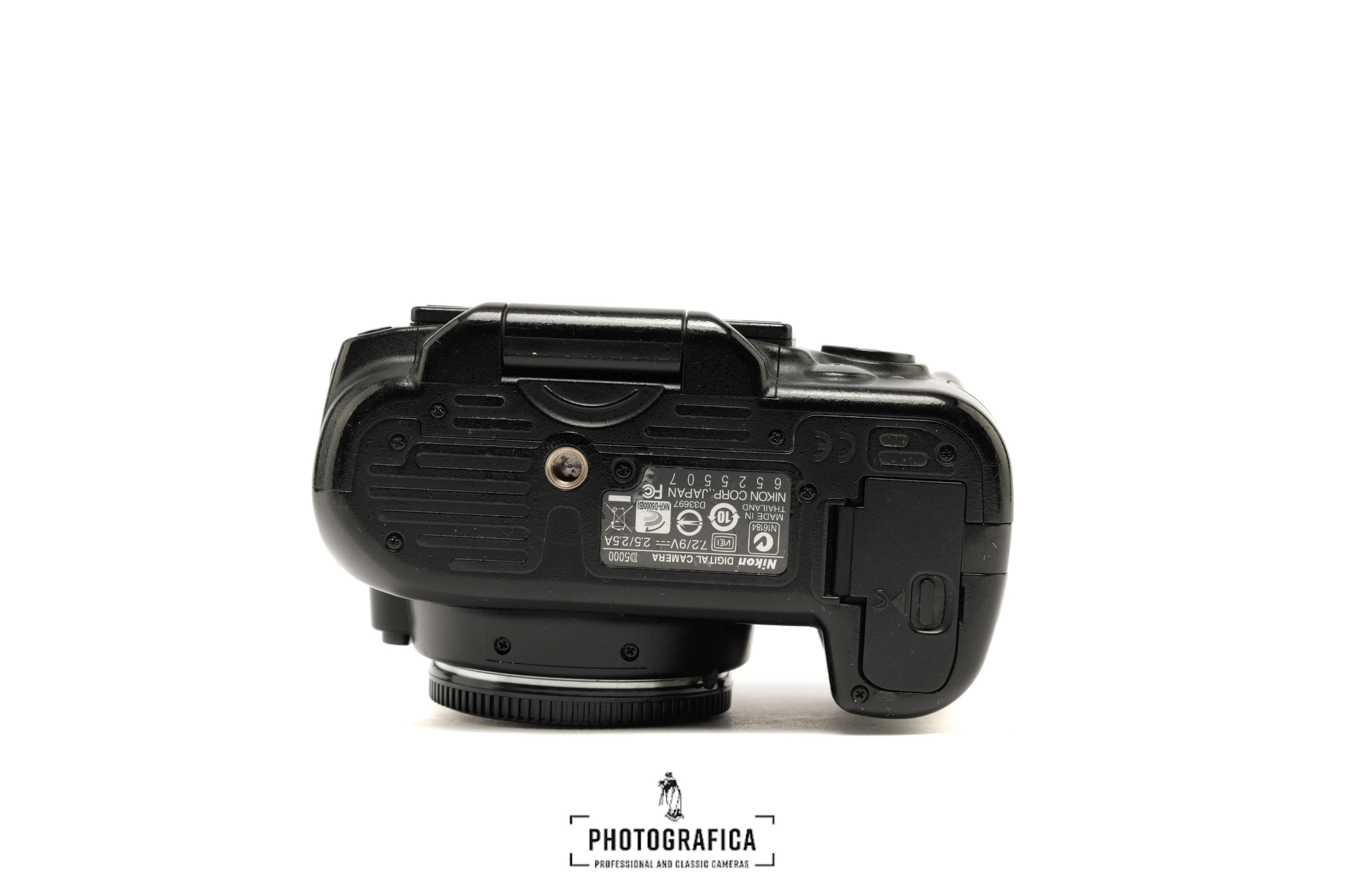 NIKON D5000